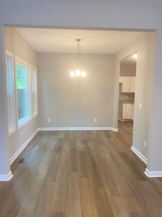 Building Photo - 714 Gracey Ave