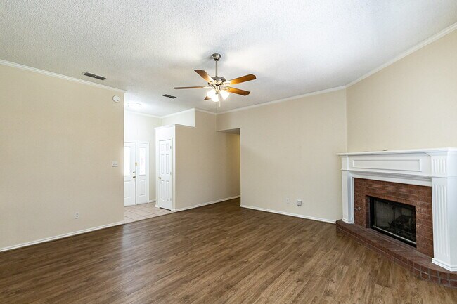 Building Photo - Large 3/2/2 with tons of storage space!