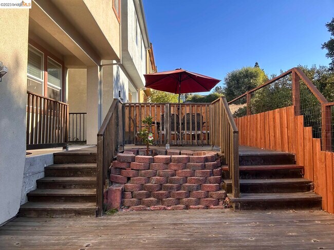 Building Photo - 242 Appian Village Dr