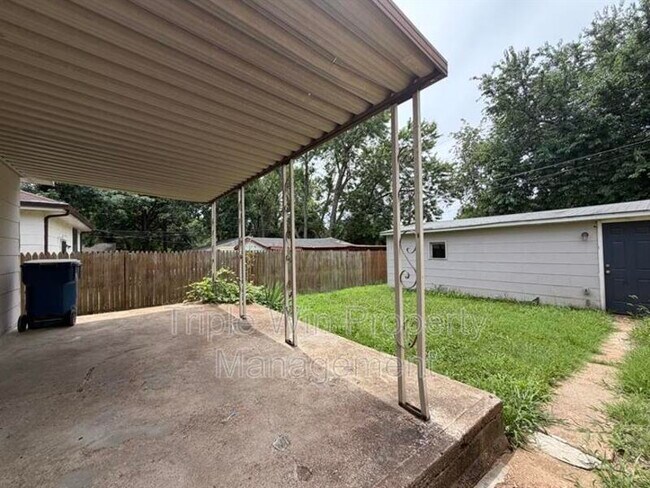 Building Photo - 9739 Balboa Dr