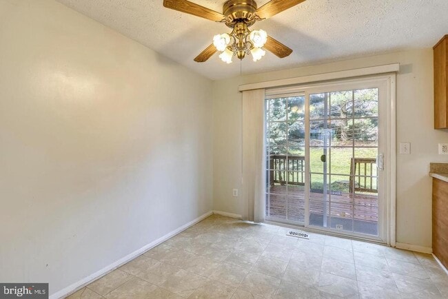 Building Photo - 11127 Captain's Walk Ct