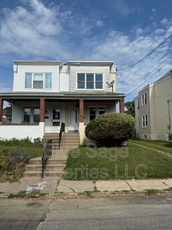 Building Photo - 906 Coates St