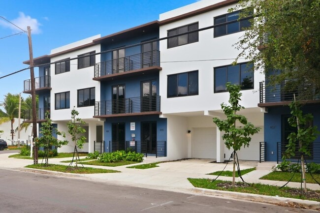 Foto del edificio - 1376 SW 4th St