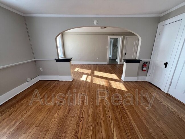 Building Photo - 2175 S Big Bend Blvd