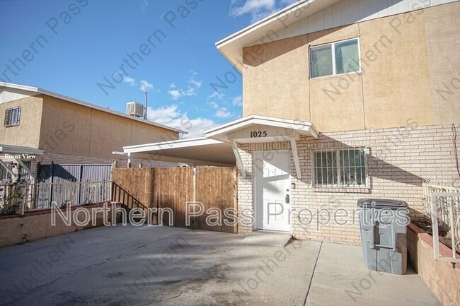 Building Photo - 1025 E Eighth