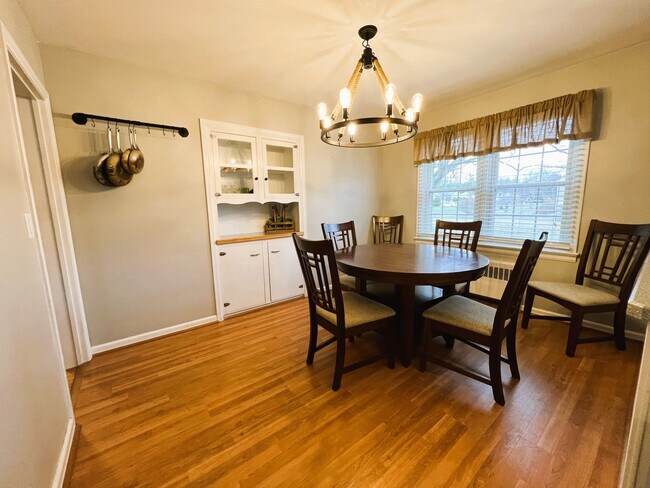 Foto del edificio - Charming Single-Family Home Great Neighborhood