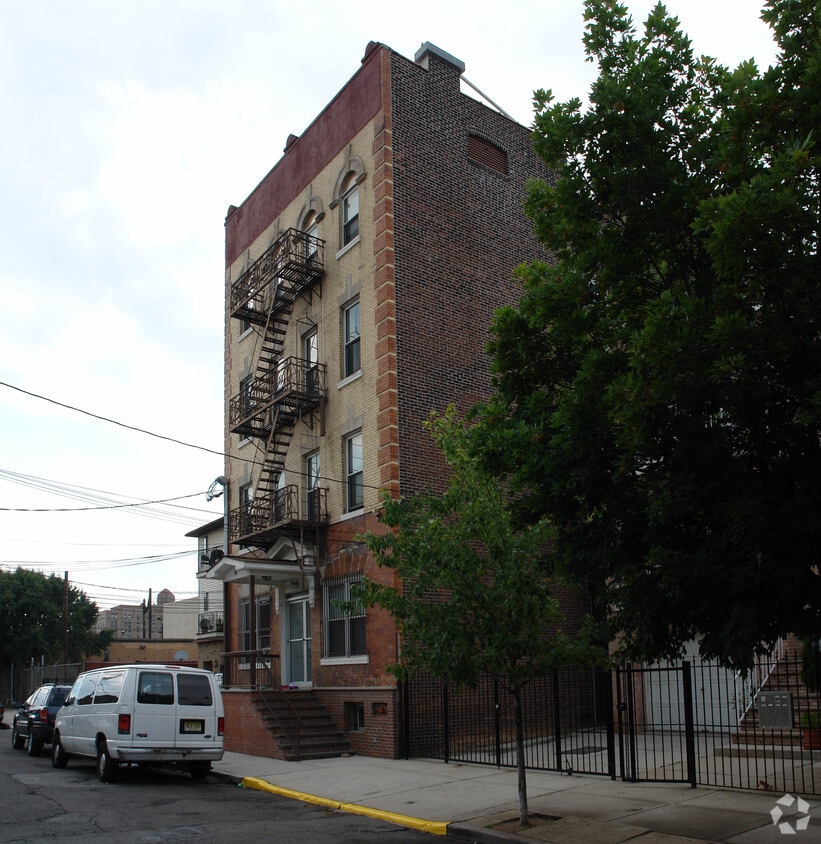 Foto del edificio - 94 Tichenor St