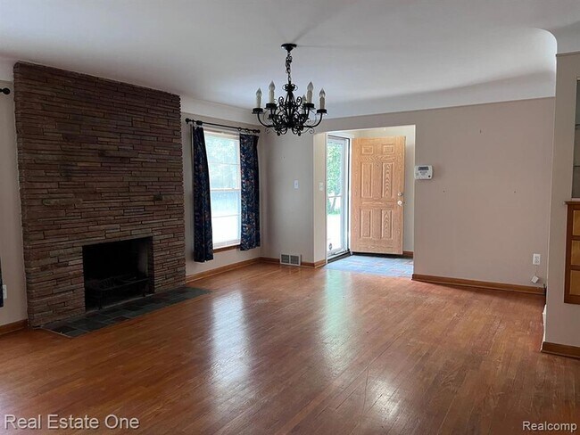 Foto del edificio - 31177 Six Mile Rd