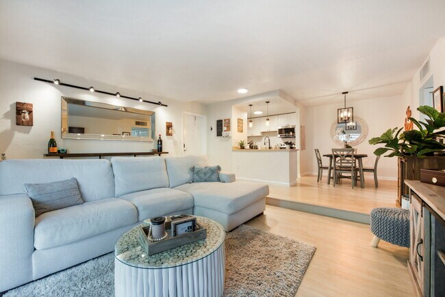 Building Photo - 8950 SW 69th Ct