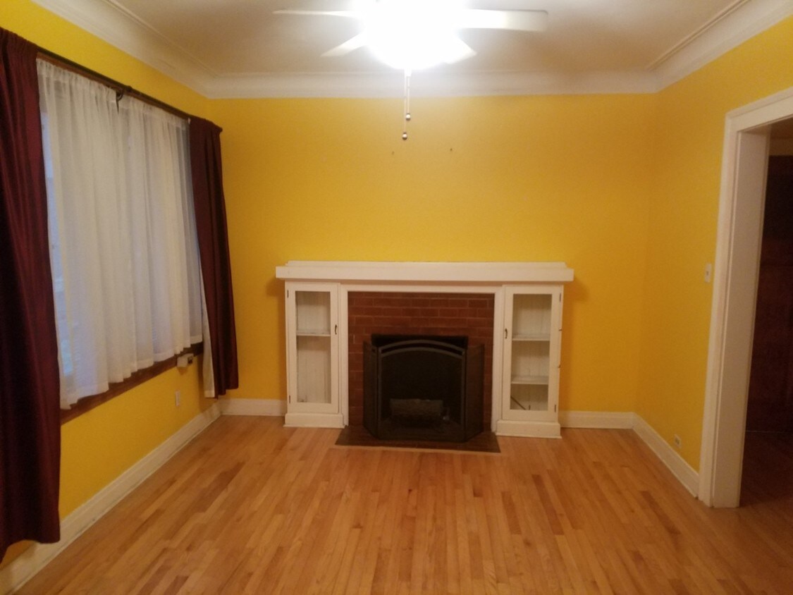 Foto principal - 915 1/2 Sherman Ave