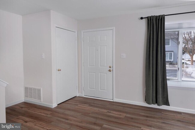 Foto del edificio - 191 Jonathon Dayton Ct