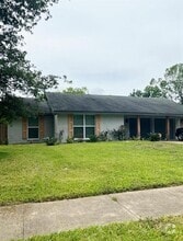 Building Photo - 1823 Shadow Bend Dr