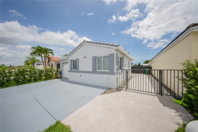 Foto del edificio - 17079 SW 142nd Pl