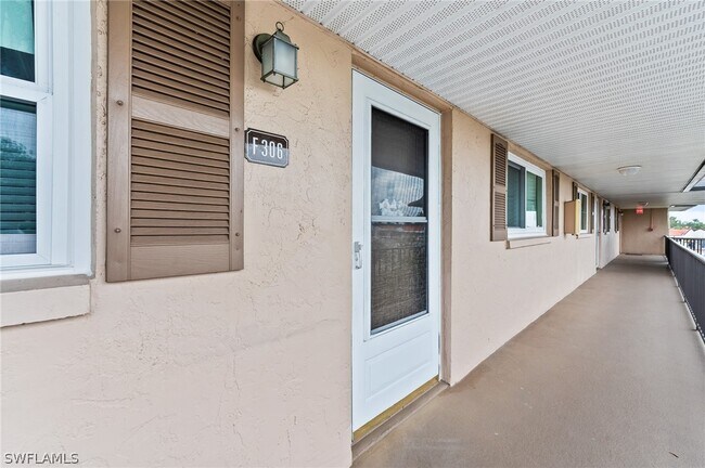 Foto del edificio - 5419 Rattlesnake Hammock Rd