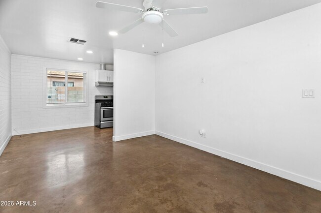 Foto del edificio - 1646 E McKinley St