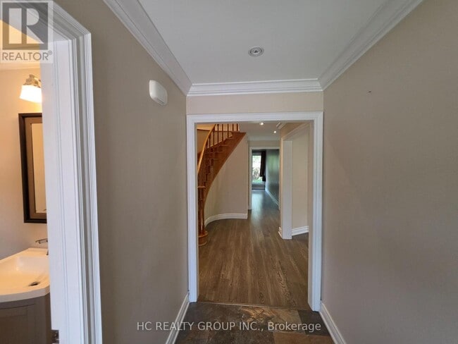 Building Photo - 40 Stargell Crescent