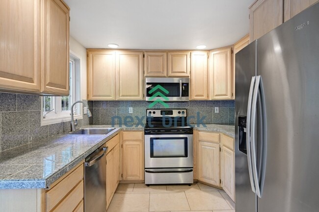 Building Photo - Charming 2-Bedroom Retreat in Bellevue - Cozy Comfort Awaits!