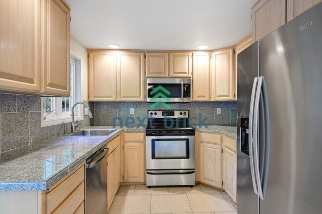 Foto del edificio - Charming 2-Bedroom Retreat in Bellevue - Cozy Comfort Awaits!