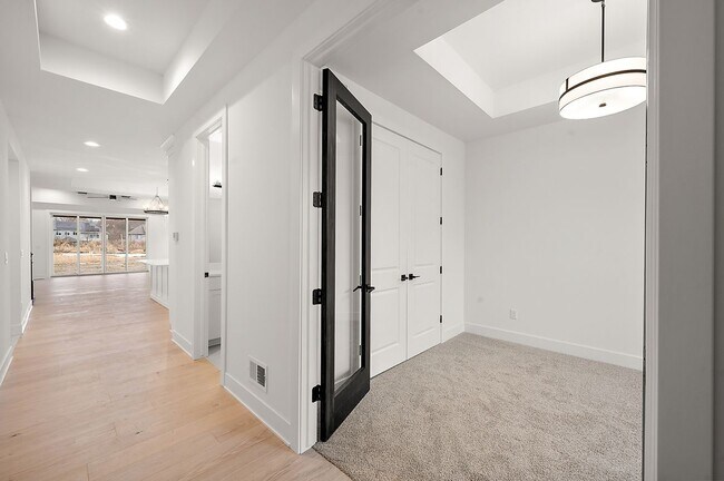 Foto del edificio - 5944 Willow Grove