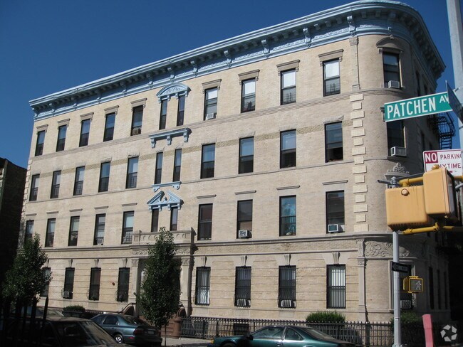 Foto del edificio - 42 Patchen Ave