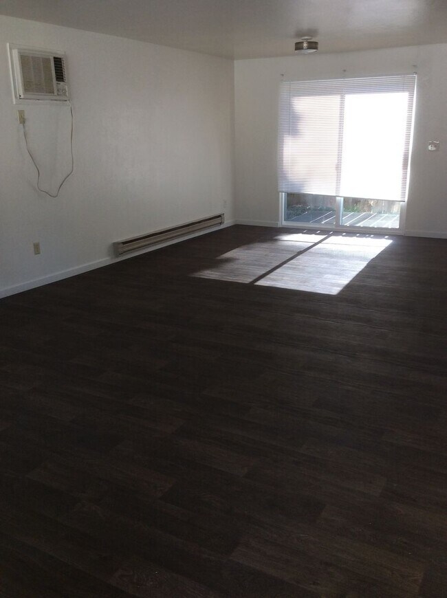 Foto del edificio - 1315 SW G St