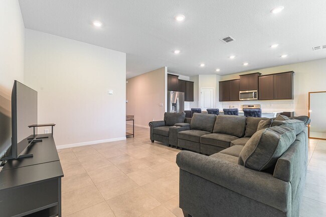 Foto del edificio - Pet Friendly, Spacious, modern 3 bed home ...