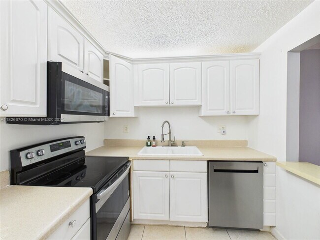 Foto del edificio - 4113 NW 88th Ave