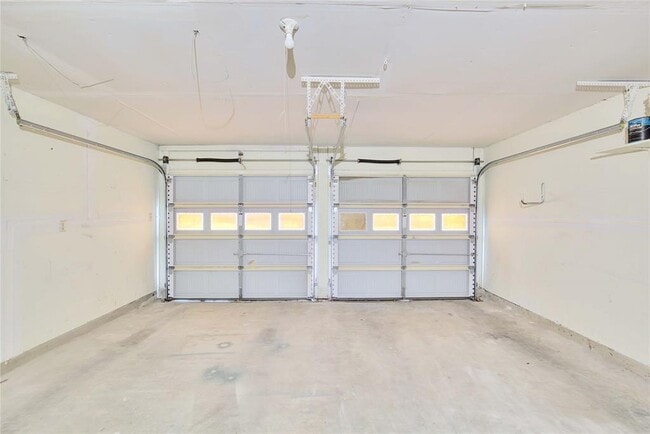 Building Photo - 2807 Firecrest Dr