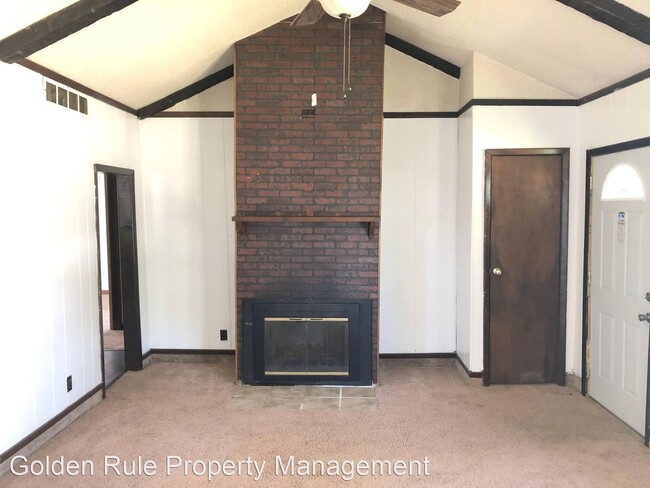 Foto del edificio - 3 br, 2 bath House - 28 E Ave D
