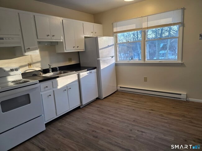 Foto del edificio - 100 Hickory St