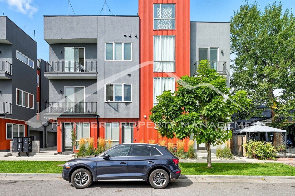 Foto principal - Gorgeous Townhouse with Mountain Views and...