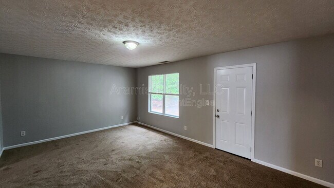 Foto del edificio - 5749 Strathmoor Manor Cir