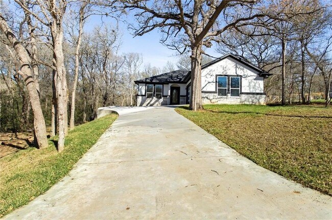 Building Photo - 211 Heleakala Dr