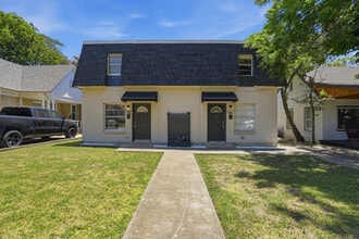 Building Photo - 3211 Rogers Ave