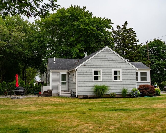 Building Photo - 104 Hartford Rd