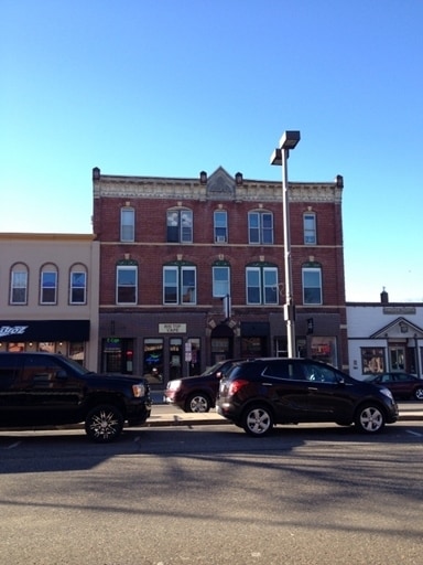 Building Photo - 123 1/2 South  Main Steet