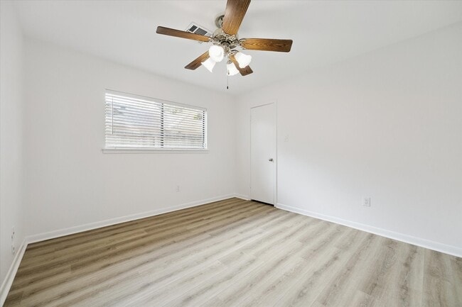 Building Photo - 15703 Whitewater Ln