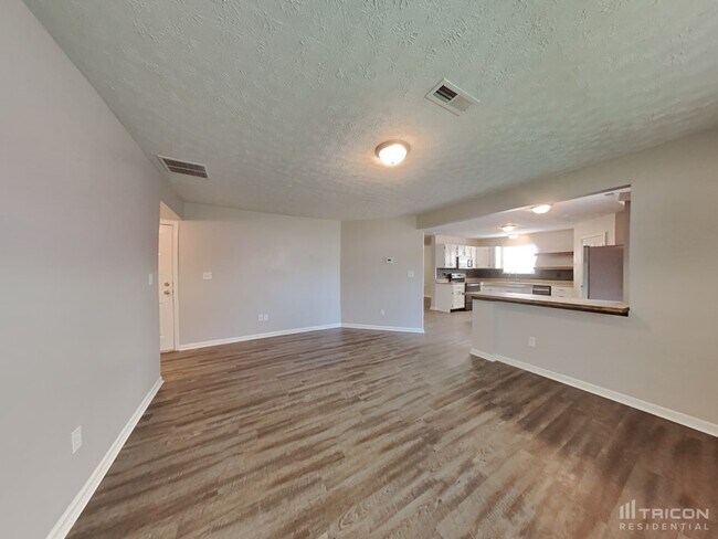 Foto del edificio - 591 Old Farm Rd