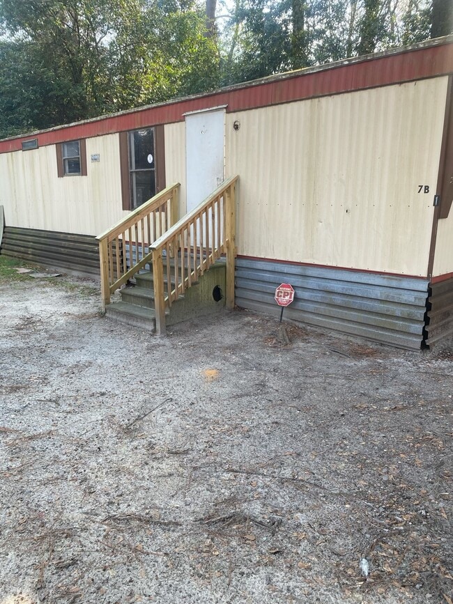 Building Photo - 7 Ridgecrest Rd