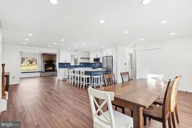 Foto del edificio - 906 Shelburne Rd