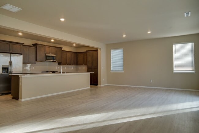 Building Photo - Alpine Glen Lennar Home ****Move In Specia...