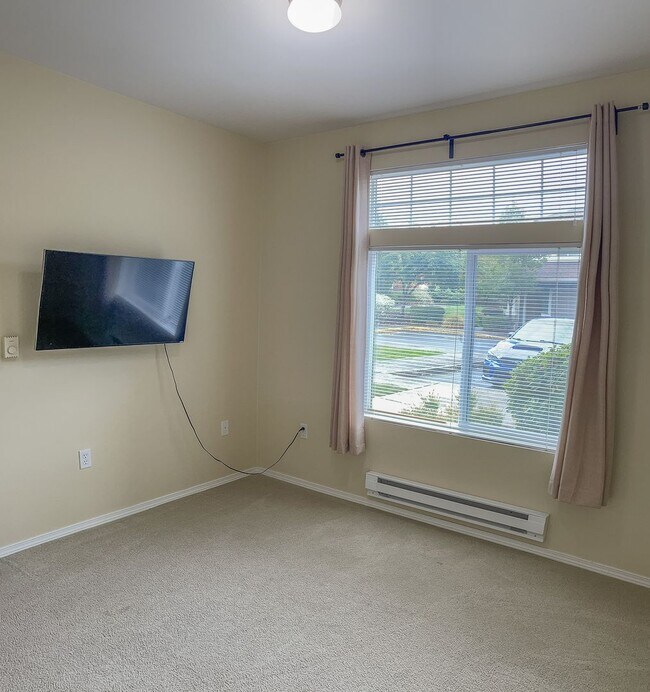 Building Photo - Cozy Condo In Auburn