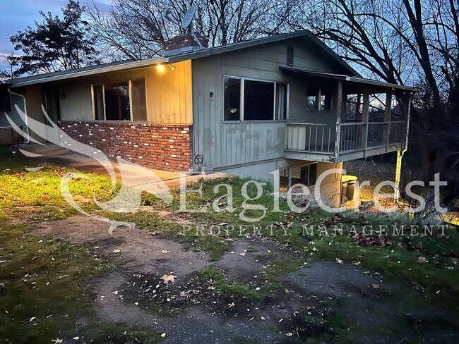 Building Photo - Large Farmhouse with 8 Acres of Land