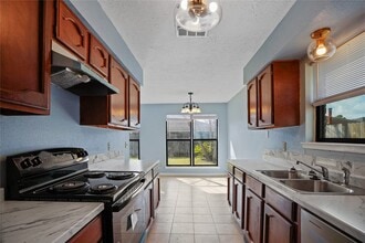 Building Photo - 2846 Mayflower Landing Ct