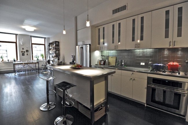 Foto del edificio - 124 W 24th St