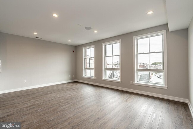 Building Photo - 1520 Frankford Ave