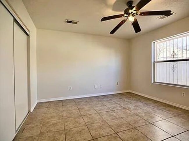 Building Photo - Charming 3-Bedroom Home in a Peaceful, Con...