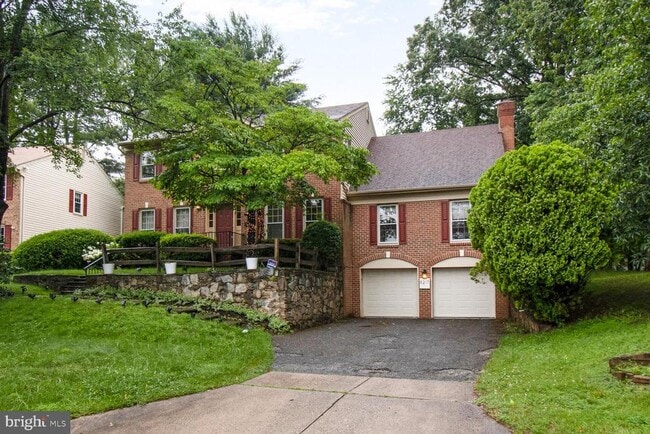 Building Photo - 8217 Lochinver Ln