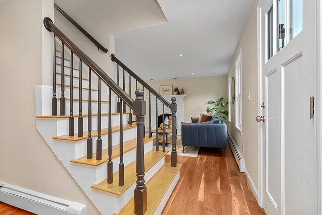 Foto del edificio - 94 Hudson Rd