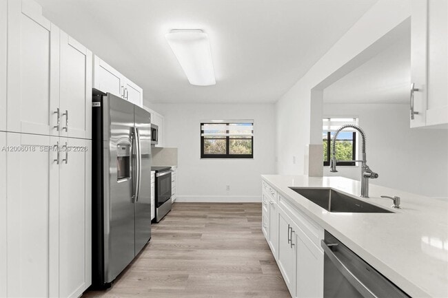 Building Photo - 16171 Blatt Blvd
